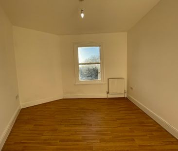 2 bedroom Apartment to let - Photo 6