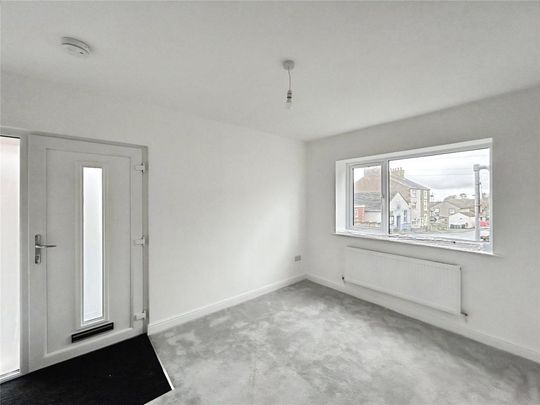 3 bedroom end of terrace house to rent - Photo 1