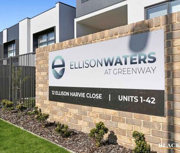 Modern Luxury Nestled in Tuggeranong Creek - Photo 3