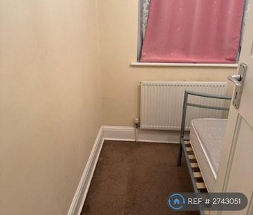 2 bedroom flat to rent - Photo 6