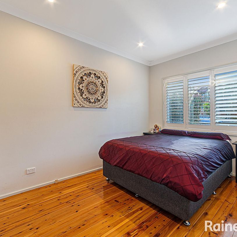 6 month lease only - Gorgeous 3 bedroom Home | Beautiful Location - Photo 1