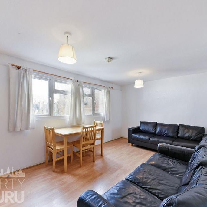 4 bedroom terraced house to rent - Photo 1