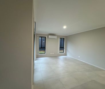 Modern, Neat and Tidy - Photo 1