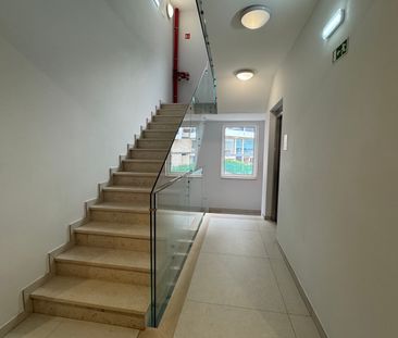 Apartamento T2 a Estrear para Arrendamento na Praia da Rocha, em Po... - Photo 3