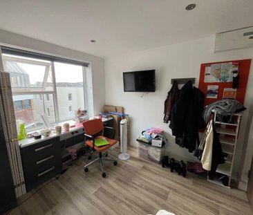 Studio to rent - Photo 2