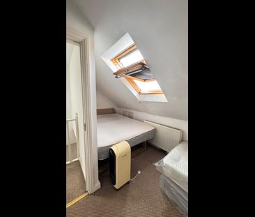 Room in a Shared House, Margery Park Road, E7 - Photo 2