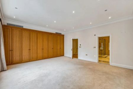 6 bedroom house in Cheniston Gardens - Photo 4