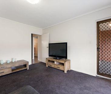 Neat and Tiny Unit in Excellent Location - Photo 3