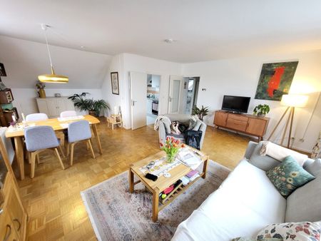 Erholung am Waldrand: Gepflegte 2-Zimmer Dachgeschoss-Wohnung mit Süd-Balkon in ... - Foto 4