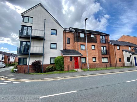 Fields New Road, Chadderton, Oldham, Greater Manchester, OL9 - Photo 2