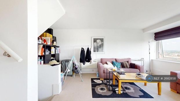 2 bedroom flat to rent - Photo 1