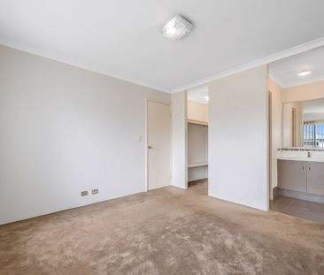 Well-Presented Family Home - Photo 1