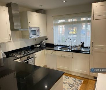 1 bedroom in a house share to rent - Photo 3