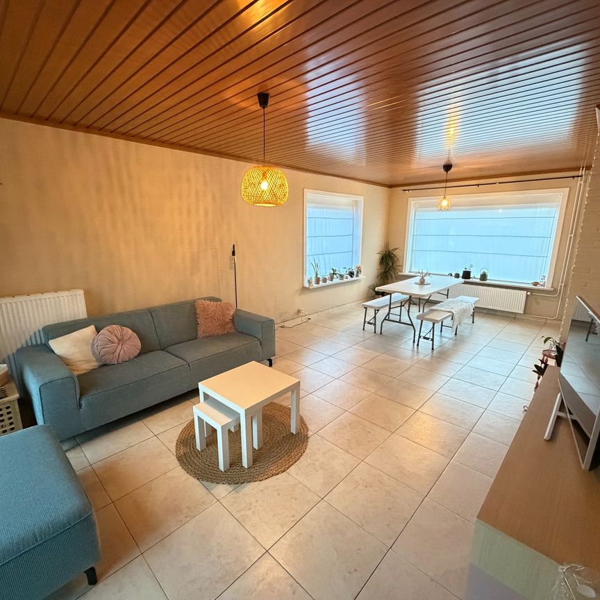 INSTAPKLARE & RUIME gezinswoning met GARAGE & TUIN - Photo 1