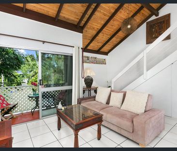 Edge Hill Loft Apartment – Fully Furnished | 2 Levels - Photo 2