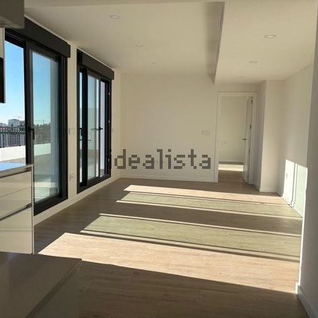 Alquiler de ático en Calle Menorca - Photo 1