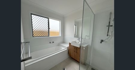 Stunning brand new 4 bedroom home! - Photo 3