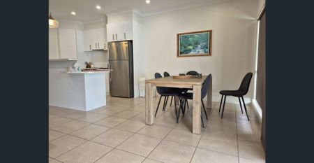 Fully Furnished Executive 3BR Townhouse in the Heart of Mildura - Photo 3