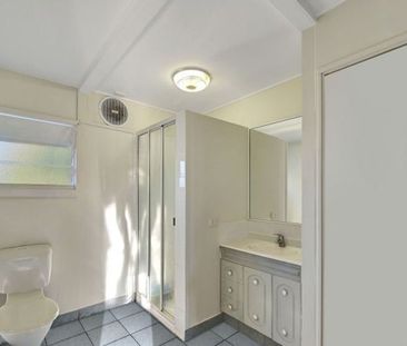 Family-Friendly Living in the Heart of Heatley - Photo 4