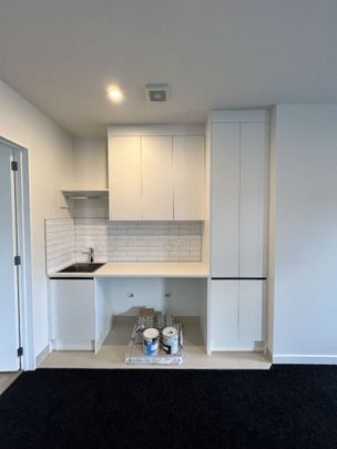 Modern family home - Photo 1