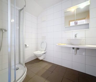 Bel appartement rafraîchi de 2 pièces au 3ème étage - Photo 2