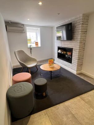 Extra Large High Double Ensuite - Photo 1