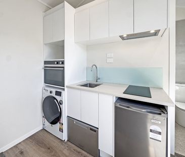 Welcome home to 81A Endeavour Street - Photo 5