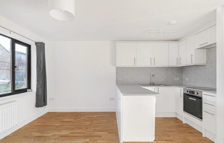 1 bedroom flat to rent - Photo 3