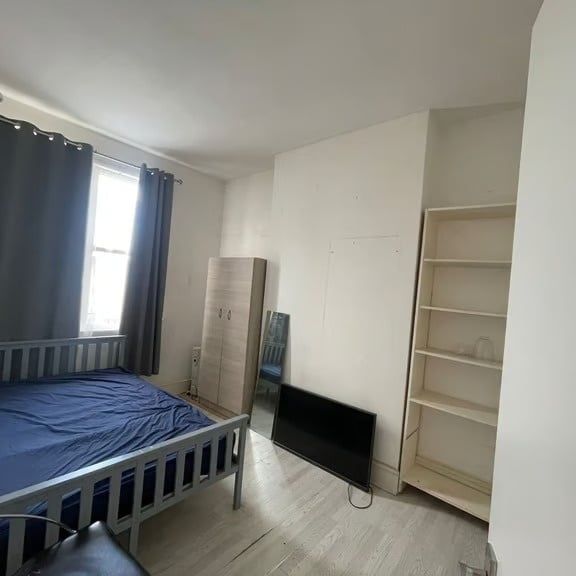 Room in a Shared Flat, Vicarage Lane, E15 - Photo 2
