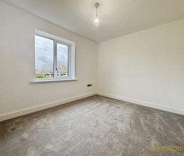 4 bedroom detached house to rent - Photo 5