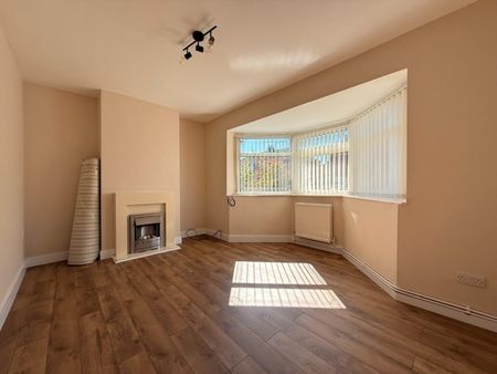 3 bedroom House To Let Total Size: 883 SQ FT - Photo 4