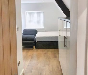 Studio to rent - Photo 5