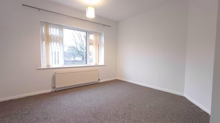 Lonsdale Avenue, Doncaster - Photo 3