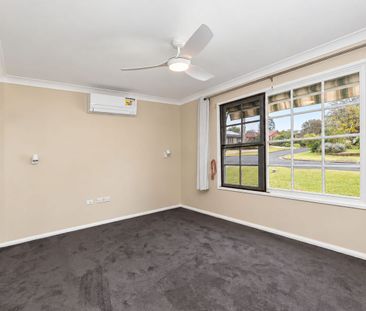 Spacious Family Home with Multiple Living Areas & Excellent Outdoor... - Photo 4