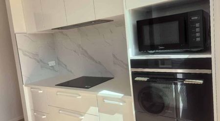 Brand new 2 bedroom 2 bathroom flat in Flat Bush - Photo 3