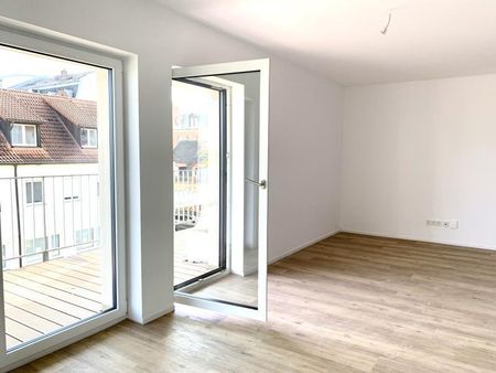 FÜ: Attraktive & helle 2-Zi-Wohnung mit großem Balkon, 2.OG, inkl. EBK, Aufzug + TG-Stellplatz - Foto 3