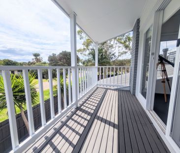 Beautifully Renovated Dream Home complete with Extra Large Garage - Photo 1