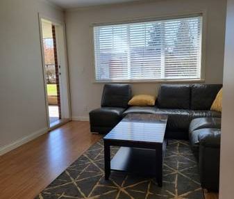 Gorgeous 2 Bedroom + Den (3rd bdrm), 2 baths Condo for Rent in Langley - Photo 3