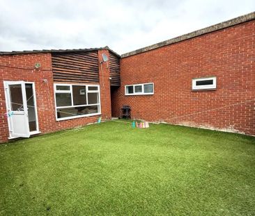 Limes Avenue, Chigwell - Photo 5