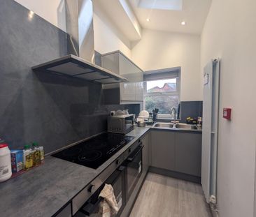 1 bedroom in a house share to rent - Photo 5