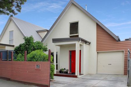 TWO STOREY HOME IN DESIRED SUBURB - Photo 5