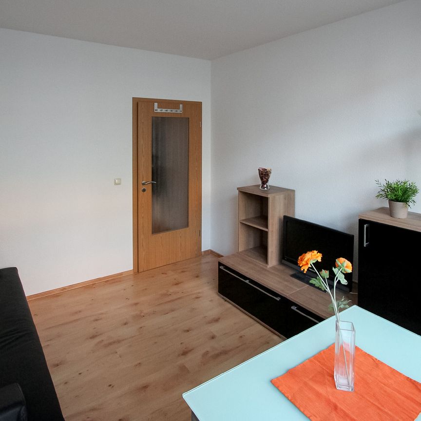 Ihre flexible und möblierte Wohnlösung mit Balkon in perfekter Lage! - Photo 1