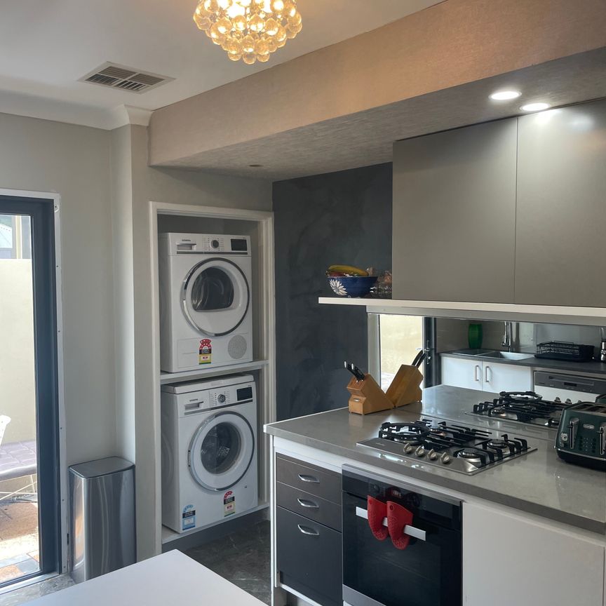 East Victoria Park - Photo 1