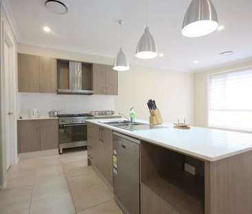 Beautiful Spacious Home - Photo 2