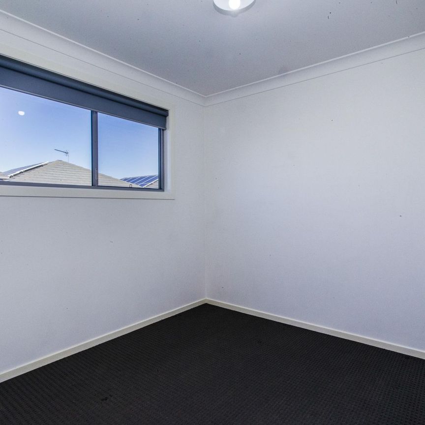 27 Empire Circuit, 2750, Penrith Nsw - Photo 1