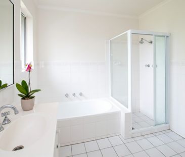 Top-Floor Home in a Charming, Family-Friendly Location - Photo 5