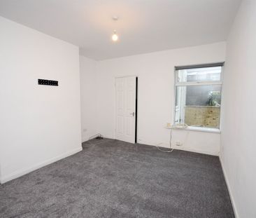2 bed flat to rent in Osborne Avenue, South Shields, NE33 - Photo 6