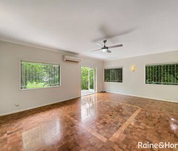 Spacious 5-Bedroom Residence in Prime St Lucia Location - Photo 1