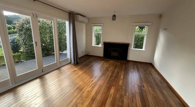 Comfort, space and charm in a great location - Photo 1