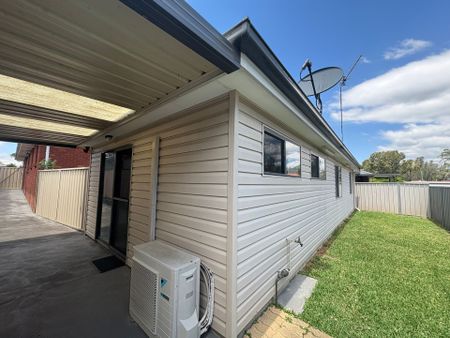 Modern 2-Bedroom Granny Flat in Prime St Marys Location - Photo 5